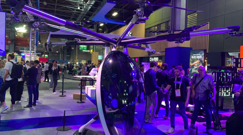 AirScooter, produit en France par Zapata, capable de fabriquer jusqu'à 1000 unités par an